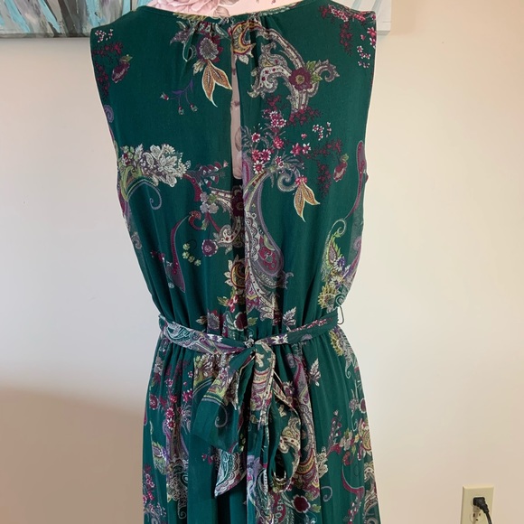 Gabby Skye sleeveless chiffon dress. NWOT - Picture 5 of 8